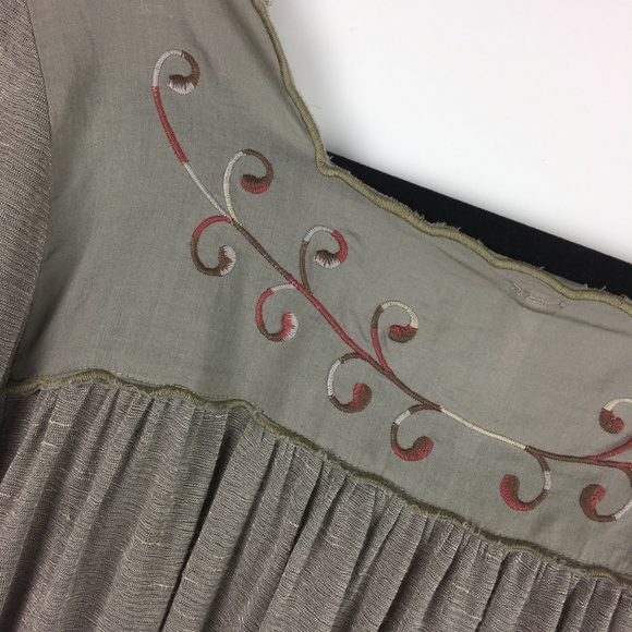 Free People > Embroidered Top w/ Floral Motif - Picture 5 of 7